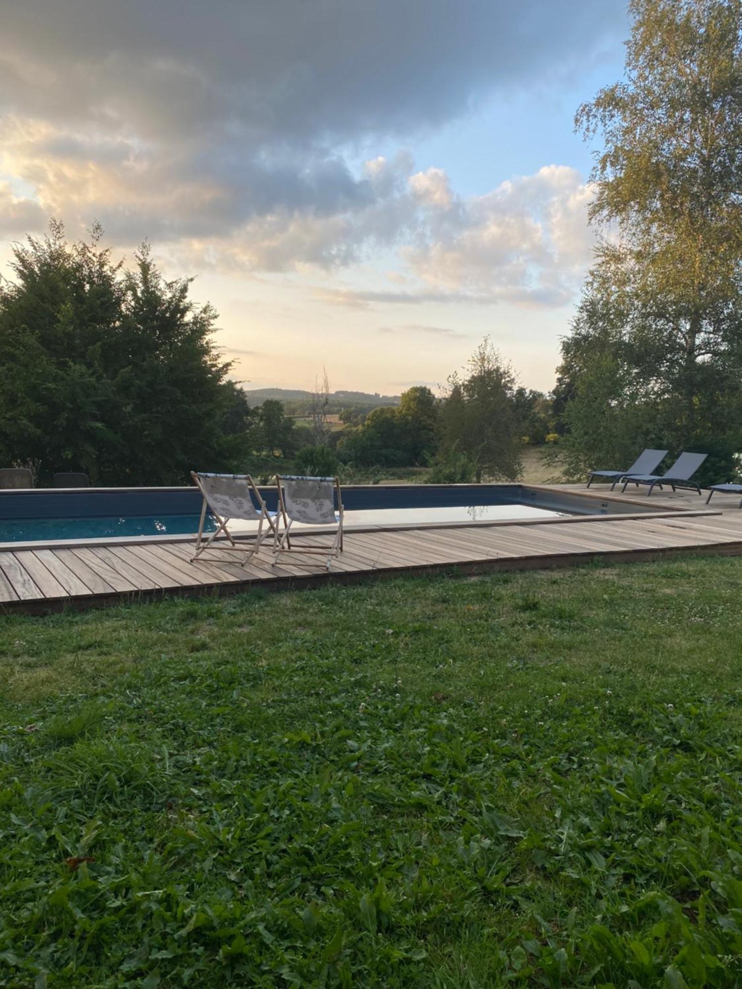 Une Pause En Correze Sarroux ภายนอก รูปภาพ