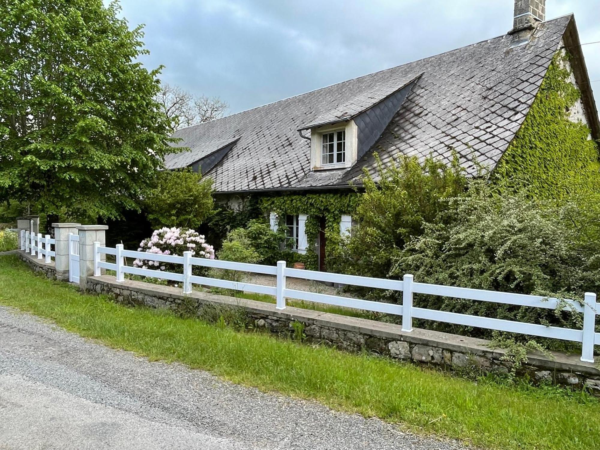 Une Pause En Correze Sarroux ภายนอก รูปภาพ